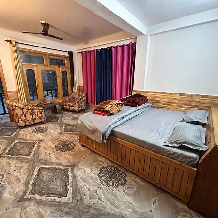 River Stone Cottages & Guest House Kasol Exteriör bild