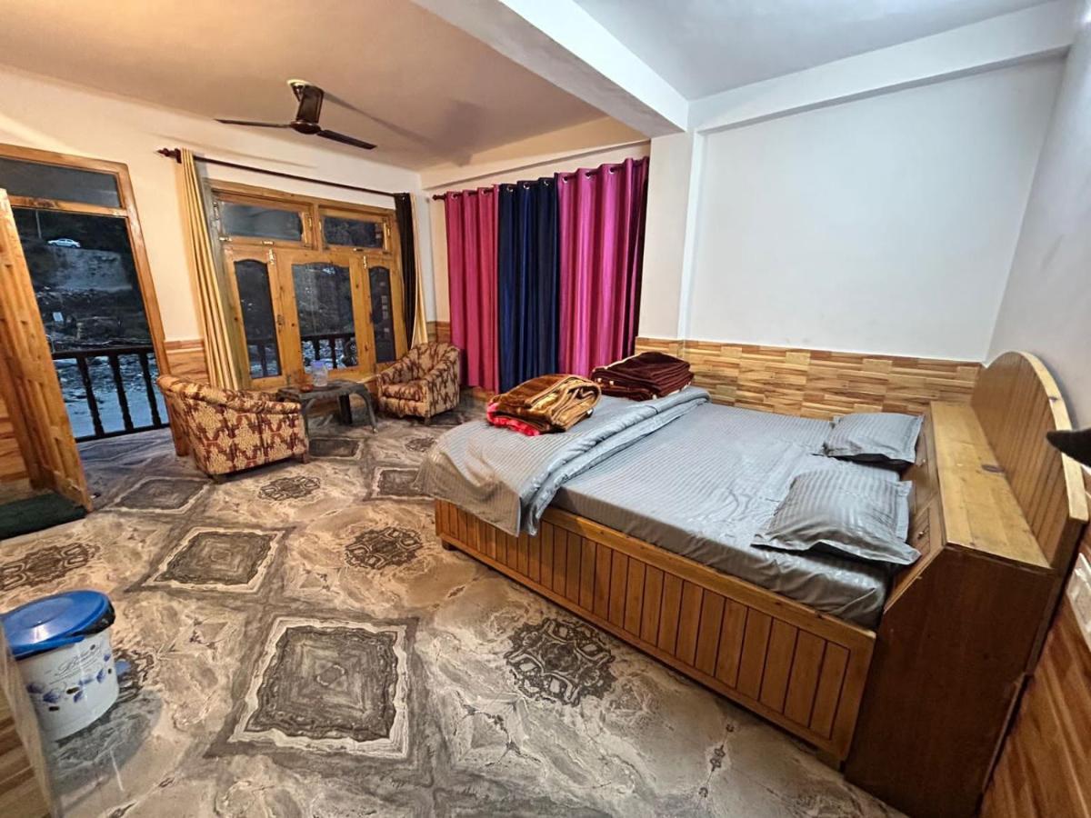 River Stone Cottages & Guest House Kasol Exteriör bild